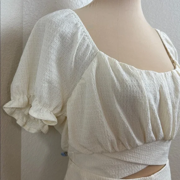 Very J Light Yellow Textured Romper Size Large NWOT - Picture 5 of 8